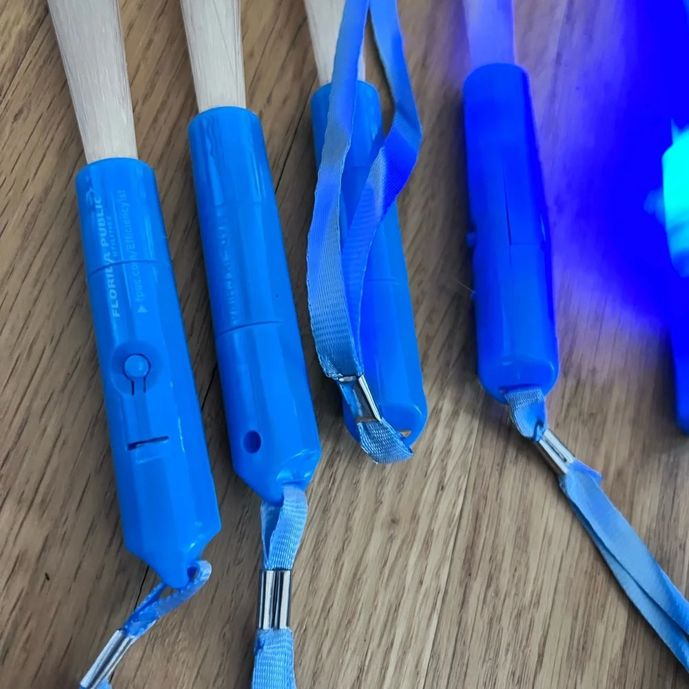 NEW SET LOT of 8 LED Fiber Optic Wands with Batteries - Blue & Multicolor NEW 8